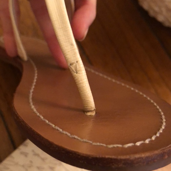 Tory Burch Leighanne Bow Flat Patent Leather Thong Sandals White Size 7 - Picture 10 of 11